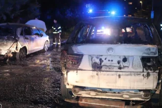 Dve autá zhoreli v Bratislave, predbežná škoda 36-tisíc eur