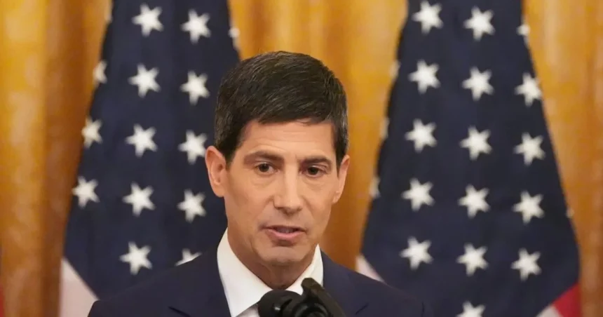 Fed znovu sprísňuje menovú politiku prvý raz od roku 2023