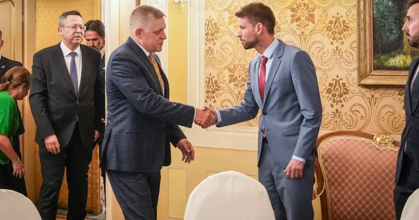 Fico už živí strach z vojny. Opozícia potrebuje kľúčovú tému. Do volieb zostáva rok