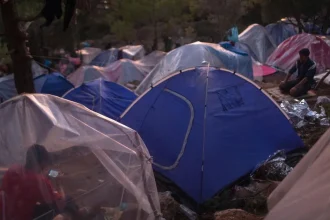 Grécky pilotný tábor pre migrantov a utečencov