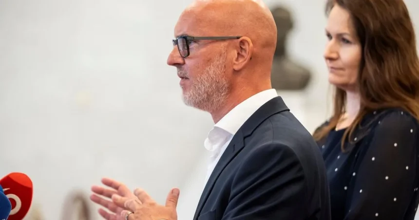 Gröhling kritizoval Danka za ústupky Ficovi a za otvorenie schôdze parlamentu