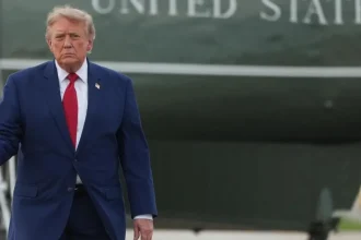 Hlavné americké televízie prerušili vysielanie o Trumpových aktivitách