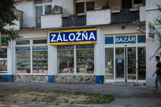 Hnutie PS chce sprísniť podnikanie záložní, obce by ich mohli zakázať