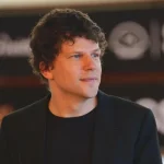 Jesse Eisenberg: Terapeut mi každý týždeň vraví, že nemusím zomierať. Ale trpieť treba