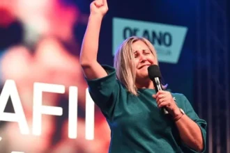 Jurinová výrazne podporovaná, ukázal prieskum. Lučanský sa vzdal v priamom prenose