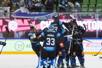Kde milionári prehrali, žiarila Nitra. Robí rekordy, hviezdu vystrihli z NHL