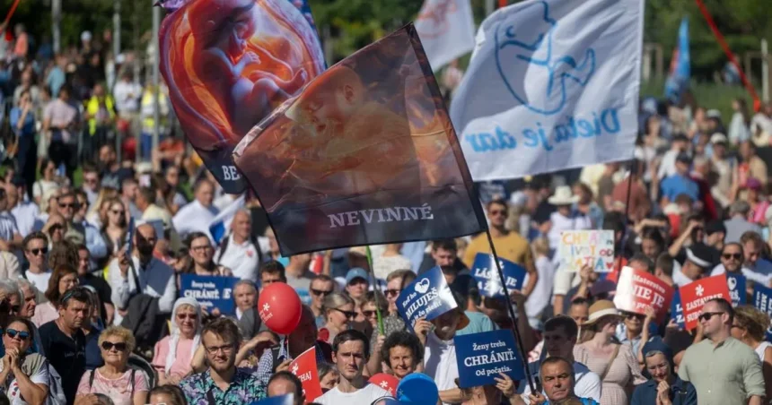 Keď viera začne myslieť: nové otázky pre slovenskú spoločnosť