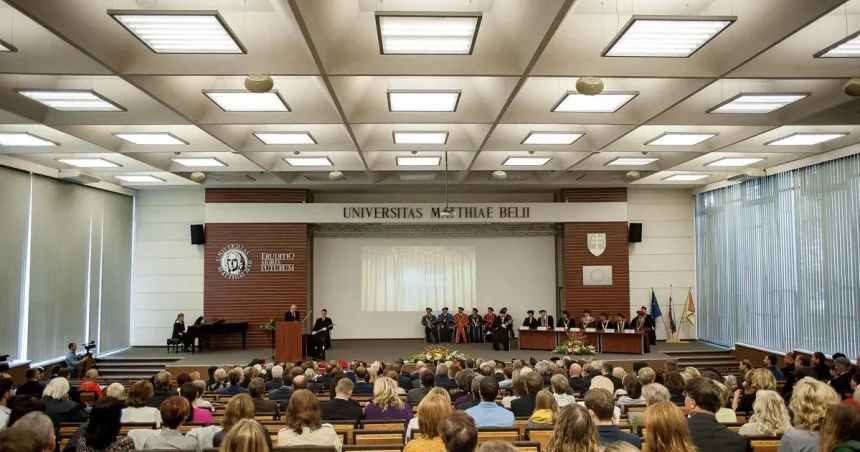 Klátik a Michalka stiahli z výučby na Právnickej fakulte Univerzity Mateja Bela