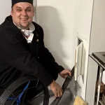 Komín nemusí na pohľad pôsobiť nebezpečne, no prvé zakúrenie môže odhaliť jeho problém.