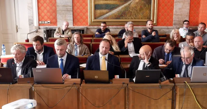Krik a vypnuté kamery: Petíciu proti zámene majetku stiahli