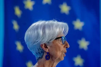 Lagardová chce opatrný postoj ECB k inflácii
