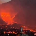 Letisko v talianskej Catanii zasiahla erupcia Etny, letové spojenia prerušené