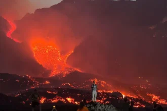 Letisko v talianskej Catanii zasiahla erupcia Etny, letové spojenia prerušené