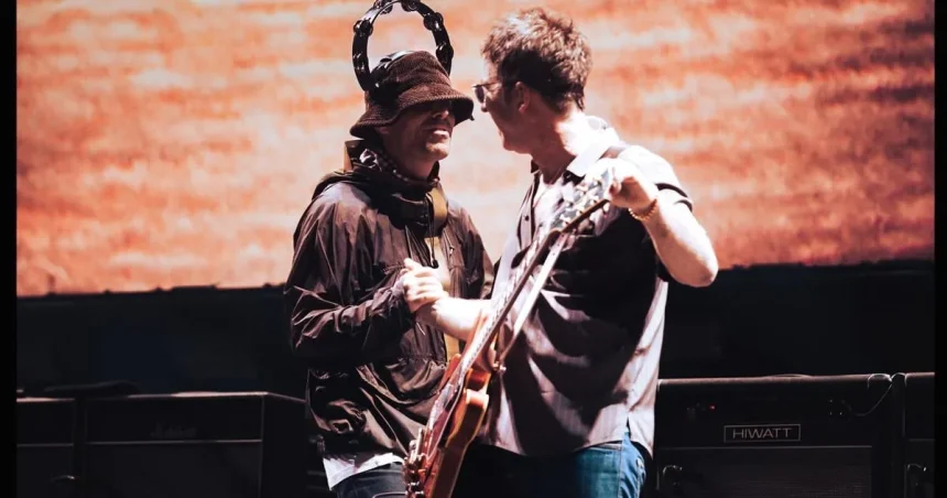 Liam a Noel po 15 rokoch nepriateľstva spolu. Film o Oasis mapuje návrat