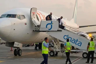 Lietadlo Flydubai núdzovo pristálo pre hádku pilotov