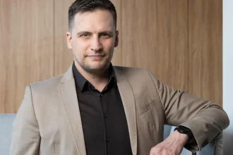 Matky zarábajú po návrate do práce menej