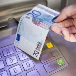 Mzdy v eurozóne v druhom štvrťroku medziročne vzrástli o tri percentá