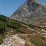 Na Kriváň tri dni nevyjdete. Pod vrcholom hrozí pri prácach uvoľnenie skál