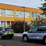 Na prešovskú základnú školu prišlo oznámenie o bombe, žiakov aj zamestnancov evakuovali
