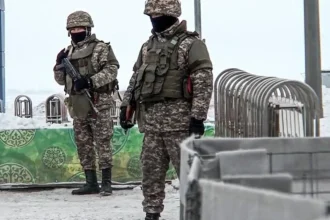 Najmenej deväť kazašských vojakov zahynulo počas námorných cvičení
