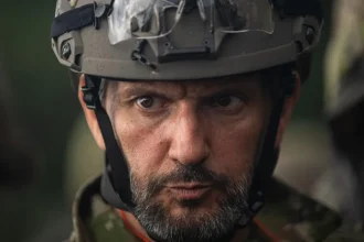 Nech si Kaliňák so zbraňami podniká, ale na ministerstve by mal skončiť