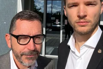 Novotný a Špaček podali žalobu, domáhajú sa zápisu manželstva uzavretého v Rakúsku