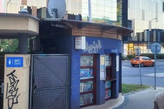 Obchodné centrum zaviedlo spoplatnené toalety, platba možná len v hotovosti