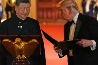 Okázalé stretnutie bez prelomu: Trump večeral s čínskym prezidentom