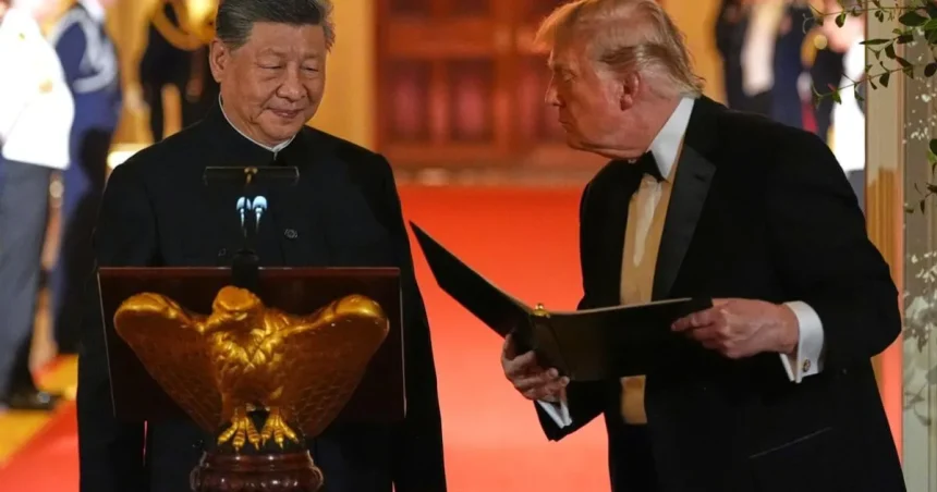 Okázalé stretnutie bez prelomu: Trump večeral s čínskym prezidentom