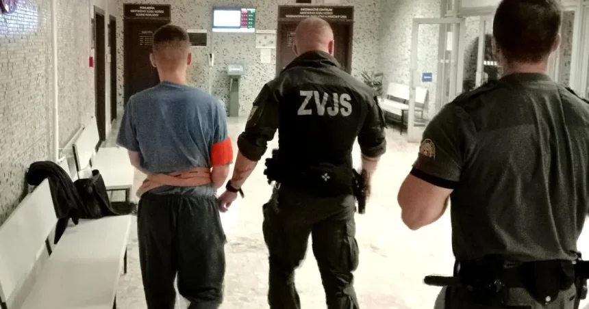 Opitý a zdrogovaný synovec napadol strýka nožom, mal výraz vraha