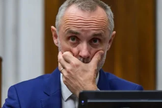 Opozícia žiada Fica o zvolanie bezpečnostnej rady, šéf SIS sa vyjadril na sociálnej sieti