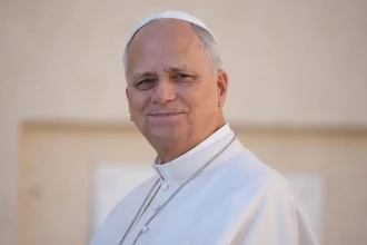 Pápež Lev XIV. obnovil kardinálske platy