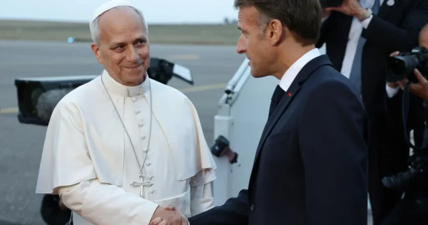 Pápež skončil svoju návštevu Francúzska a vrátil sa späť do Ríma