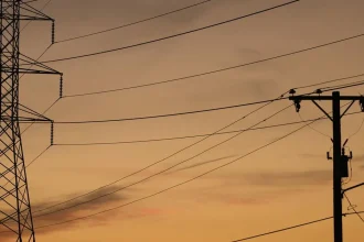 Plyn a elektrina na burzách po prudkom raste stabilné