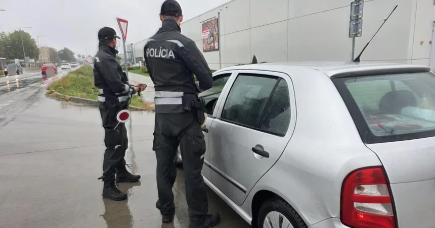 Polícia pri veľkej akcii odhalila desiatky priestupkov, zomrelo až 26 ľudí