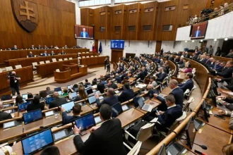 Poslanci odštartovali rokovanie. Pokračujú v práci