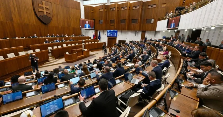 Poslanci odštartovali rokovanie. Pokračujú v práci