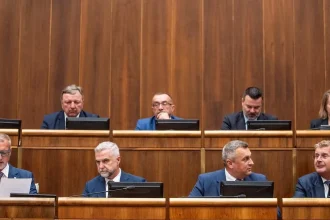 Poslanci otvorili rokovanie o návrhu novely zákona o potravinách