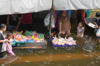 Povodne v thajskom Bangkoku si doposiaľ vyžiadali mnoho obetí