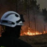 Požiar zachvátil desatinu turistami vyhľadávaného chorvátskeho ostrova Brač