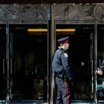 Pri synagóge v Kanade sa strieľalo, zranení sú dvaja ľudia vrátane policajta
