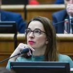 Progresívne Slovensko kritizuje krátenie prídavkov