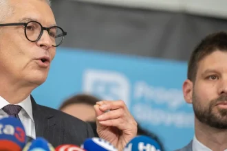PS rokovalo s diplomatmi: Ficova zahraničná politika je škodlivá