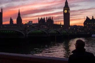 Rast cien v britských obchodoch sa v septembri spomalil