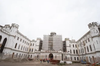 Rekonštrukcia historického kaštieľa v bratislavských Rusovciach