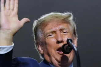Republikáni sa zaviazali Trumpovi. Zjazd pred voľbami priniesol samé zvláštnosti