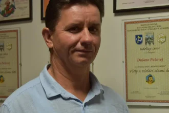 Riaditeľ musel kúriť aj upratovať. V osade učil 32 rokov aj s manželkou
