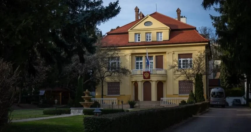 Sabotáže pripravovali zo Slovenska, agentov chránia ambasády