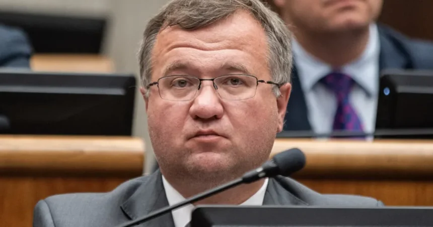 Šalitroš sa chce vrátiť do parlamentu, oznámil to Ficovi