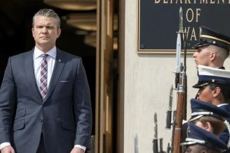 Šéf Pentagónu chce radikálne zoštíhliť veliteľskú štruktúru armády